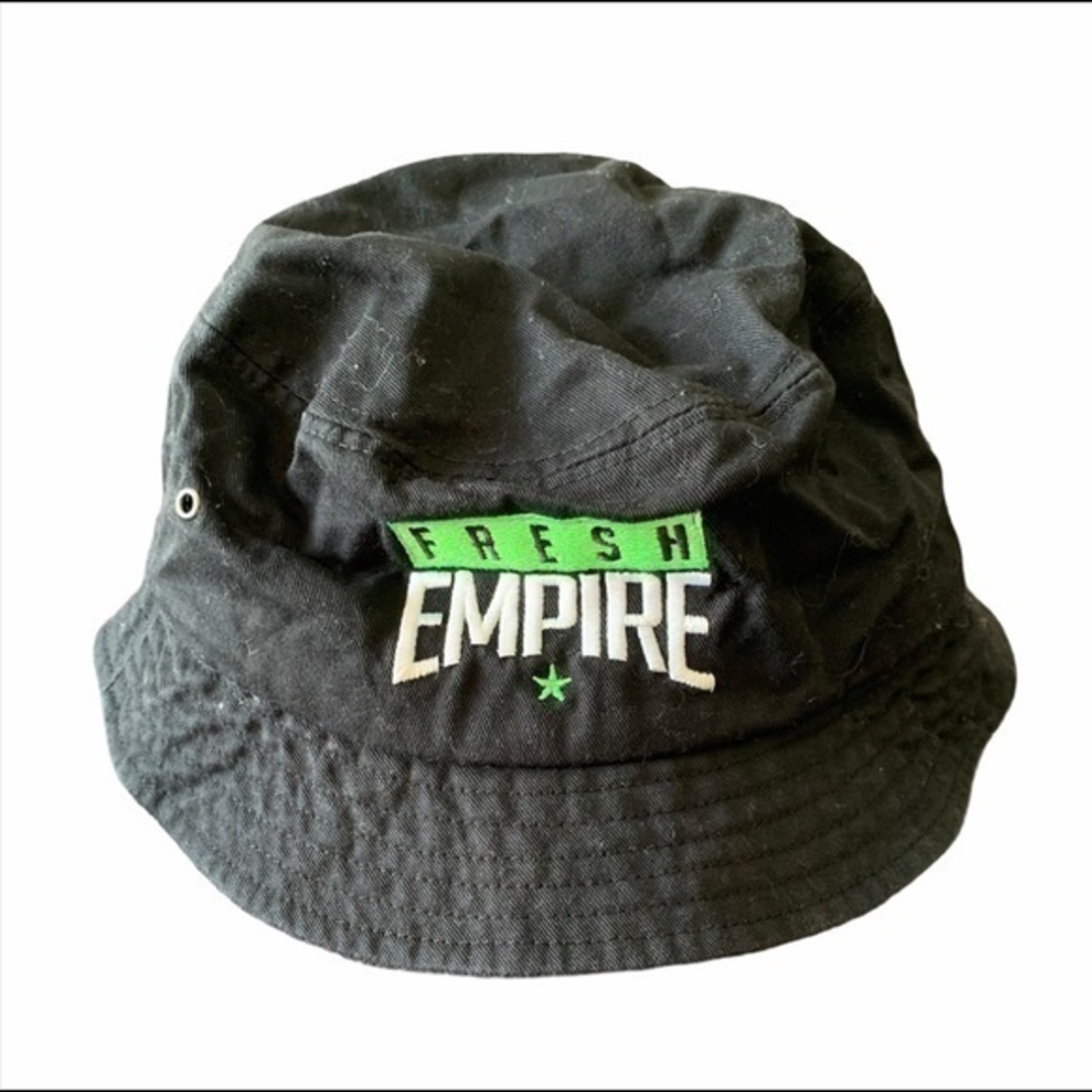 Big accessories Fresh Empire Buckle Hat Black Embroidered